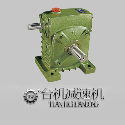 封邊機生產(chǎn)線輸送蝸輪蝸桿減速機設備生產(chǎn)中